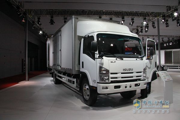 庆铃 五十铃700p 190马力 国四 中型厢式载货车