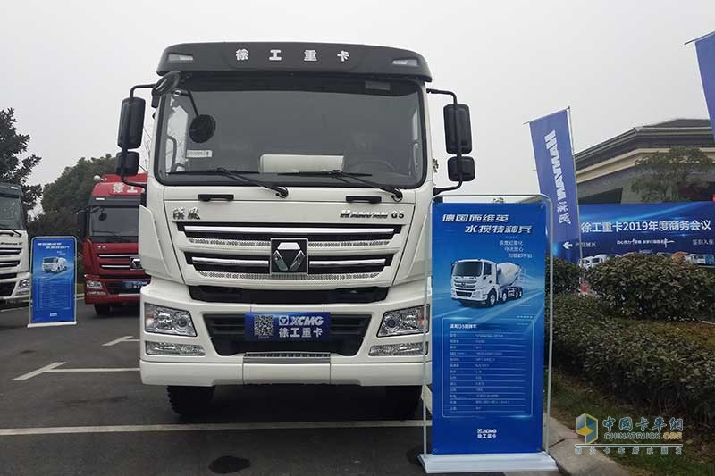 徐工汽车 汉风g7 6×4 350马力 14m 搅拌车