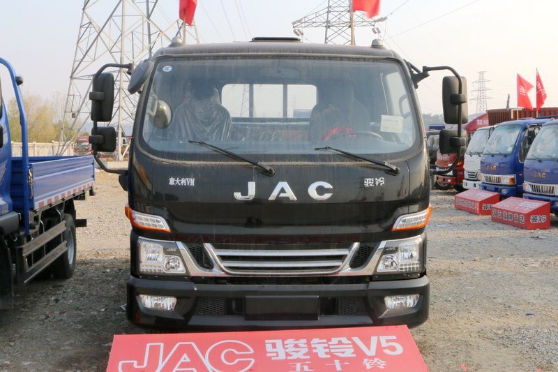 85米 国五排半栏板轻卡载货车(hfc1043p71k1c2v)