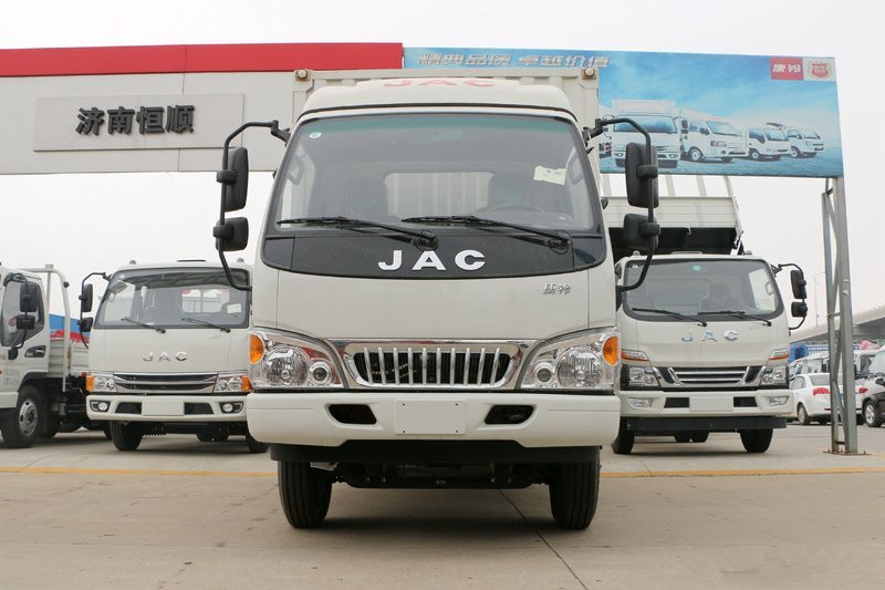 15米 国五单排厢式轻卡载货车(hfc5041xxyp93k7c2v-1)