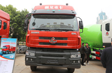 东风柳汽 霸龙M53S 潍柴375马力 国四 8×4载货车