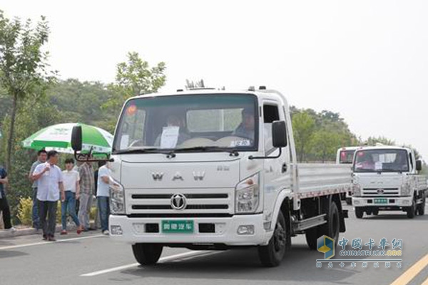 奥驰汽车五大系列国Ⅳ产品全线推出