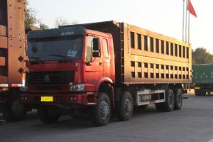 中国重汽 HOWO重卡 375马力 8X4 自卸车(侧翻)(ZZ3317N4067C1)