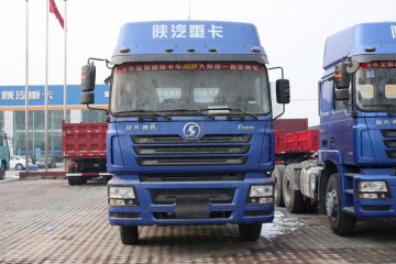 陕汽 德龙F3000 336马力 6×4 国四 牵引车（轻量化）