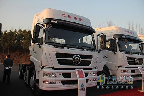 中国重汽 斯达-斯太尔重卡 D7B 380马力 6X2 牵引车