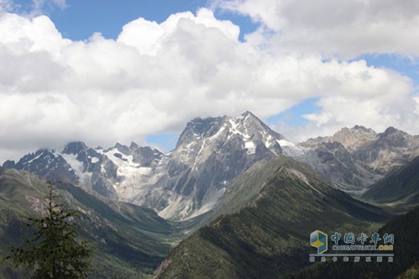 山间美景