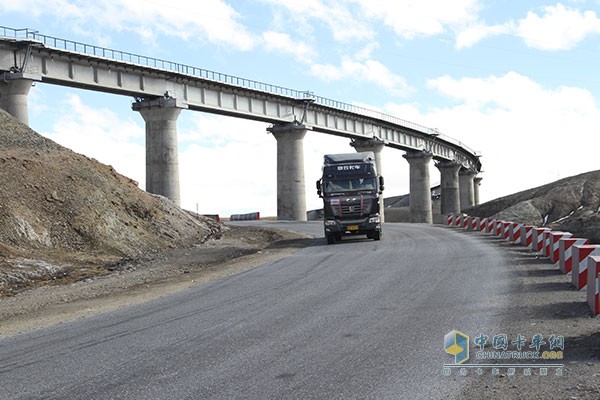 联合卡车一直在谋变、奋进的道路上昂首前进