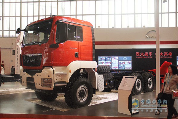 德国曼恩TGS33.540 6X6 BB经典机场消防车