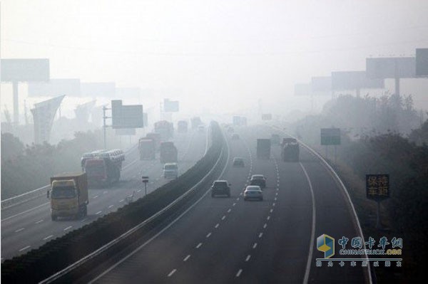 甘肃为应对空气环境恶化 重污染天气主城区禁行重型车