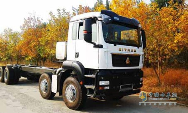 SITRAK C7H 8×4混砂车