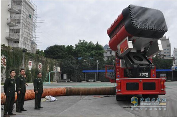 正负压排烟消防车