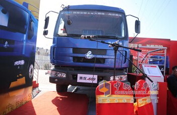 乘龙M31A 国四 6×2仓栅式载货车