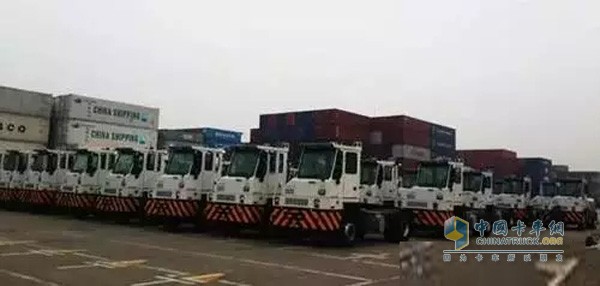 中国重汽曼技术LNG码头牵引车