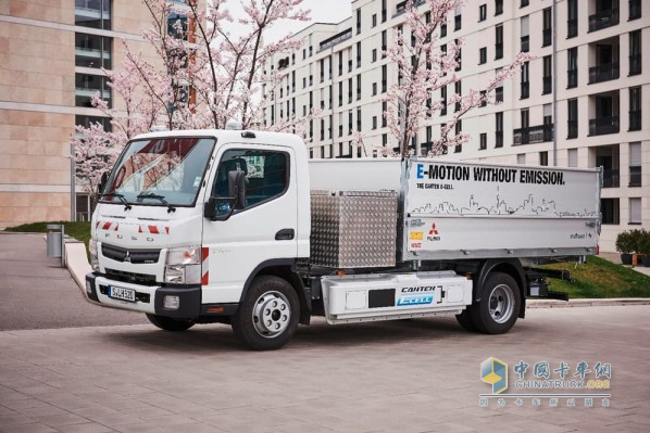 戴姆勒在斯图加特测试Fuso E-Cell 电动卡车