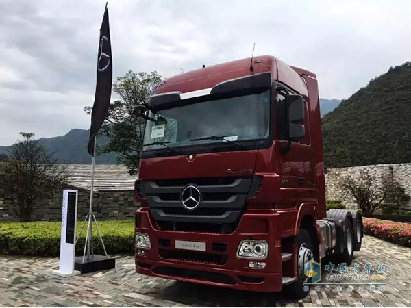 梅赛德斯-奔驰Actros 2646