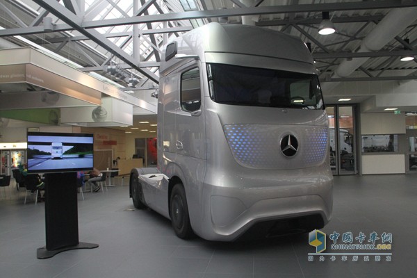 奔驰Future Truck 2025的无人驾驶卡车