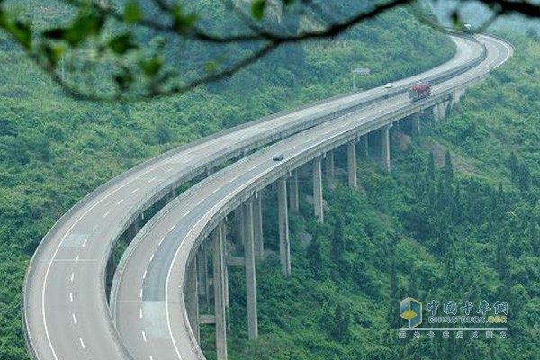 渝黔高速公路扩能项目开工重庆至贵阳缩减至3小时