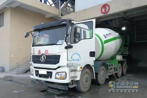 M3000 8×4特京五搅拌车