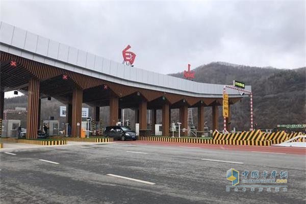 辉白高速公路正式通车