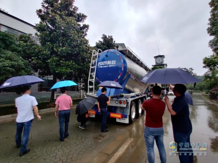 中集瑞江 瑞江罐车 专用车