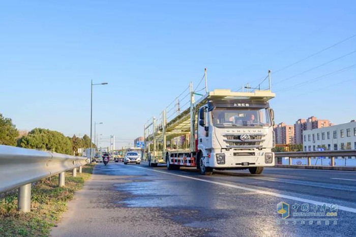 上汽红岩 红岩杰狮C6 中置轴轿运车 上海用户