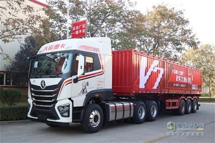 大运V7 6×4牵引车