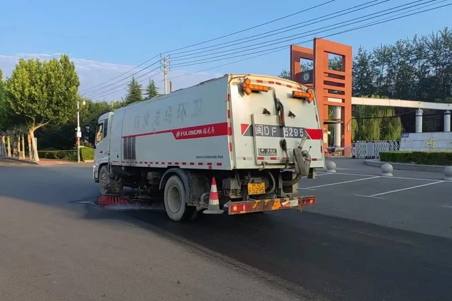 福龙马开启护航模式 保障各地开学季