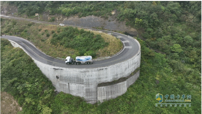 重卡劈弯战天路！宇通新能源山地性能挑战完美收官