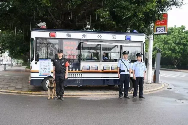 打造“一警多能”智慧警务站 让群众更有安全感