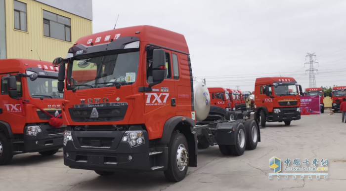 冀南分公司成功交付30辆TX7燃气牵引车，助力沧州大客户高效升级