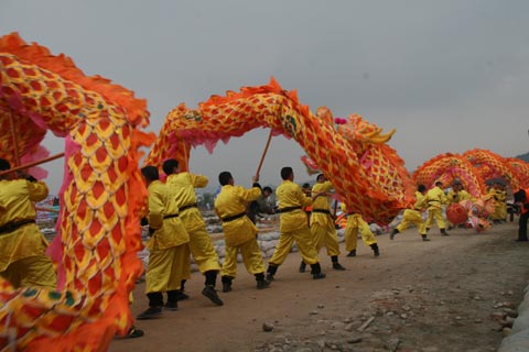 比赛现场热闹场面