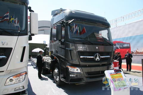 2010北京车展北奔重卡V3系列2540S牵引车