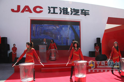 2010北京车展江淮汽车现场表演