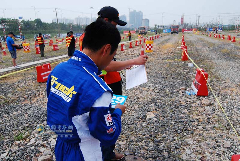 东风柳汽乘龙汽车杯首届全国中卡极限挑战赛--苏州站现场