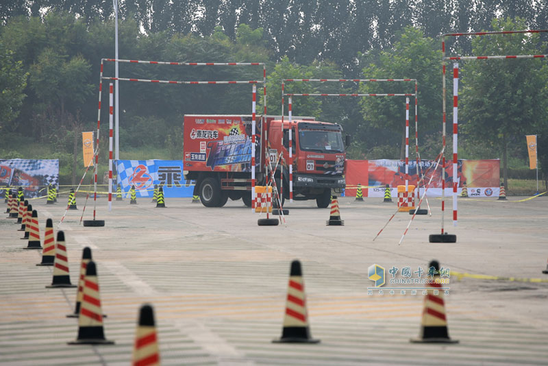 东风柳汽乘龙汽车杯首届全国中卡极限挑战赛--郑州站