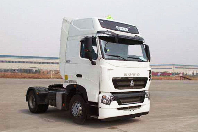 中国重汽 HOWO T7H重卡 480马力 4X2 国四危险品牵引车(ZZ4187V361HD1W)