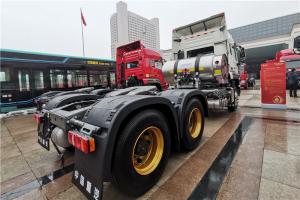 中国重汽 豪瀚 N7G 标运版 440马力 6X4 国六LNG牵引车(ZZ4255V4246F1L)