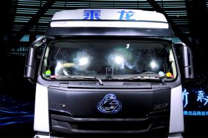 东风柳汽 乘龙H73.0 600马力 6×4 国六 牵引车 （4H7CD60D33E6C）